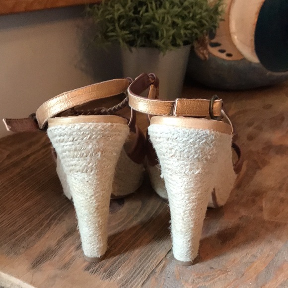 Naughty Monkey Sandals - Picture 2 of 6